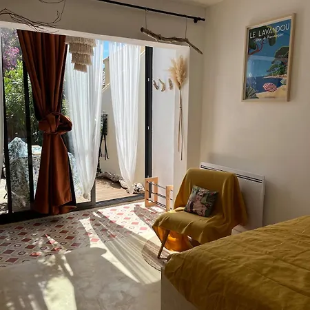 Avec Terrasse A 300 M De La * لو لا فاندو