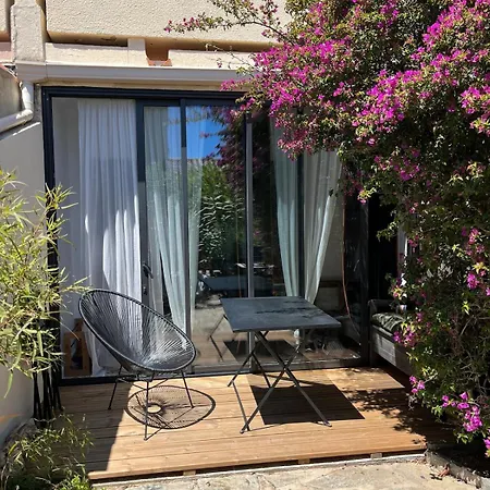 Avec Terrasse A 300 M De La * لو لا فاندو